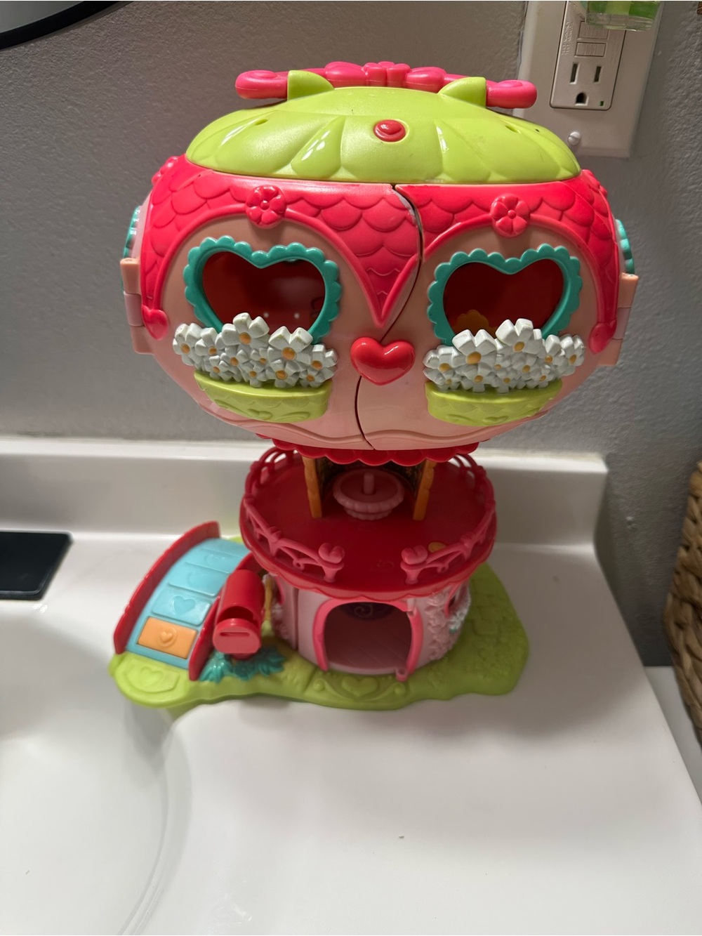 My Little Pony Ponyville Pinkie Pie Balloon House Playset